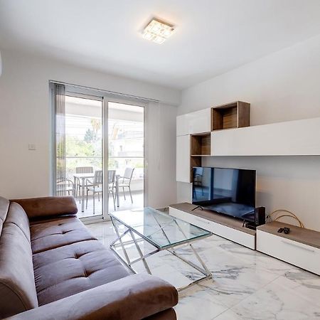 Modern Apartment Steps To St George'S Bay San Ġiljan Buitenkant foto
