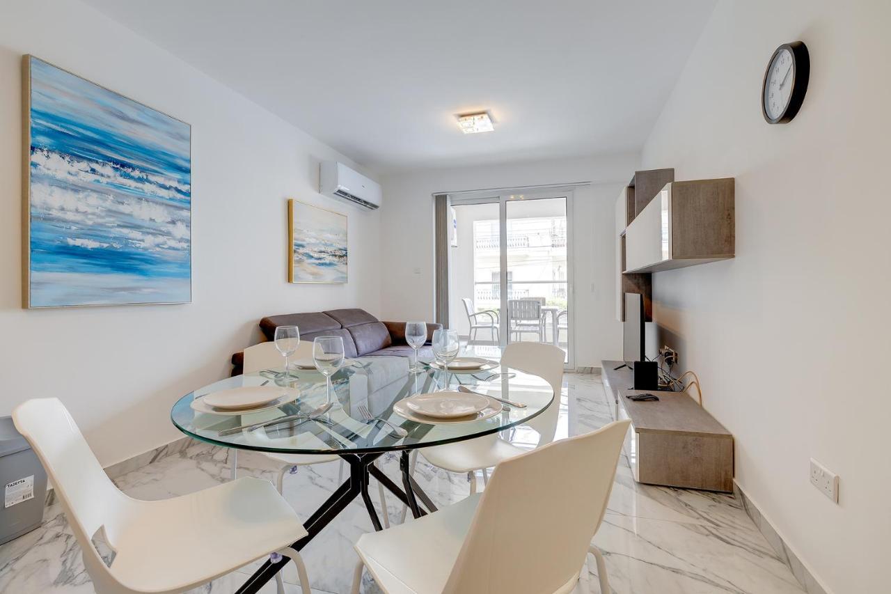 Modern Apartment Steps To St George'S Bay San Ġiljan Buitenkant foto
