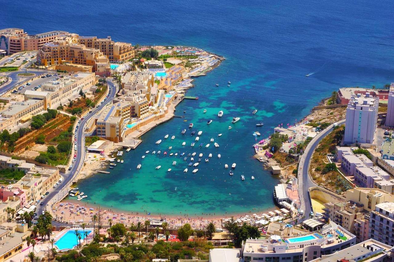 Modern Apartment Steps To St George'S Bay San Ġiljan Buitenkant foto