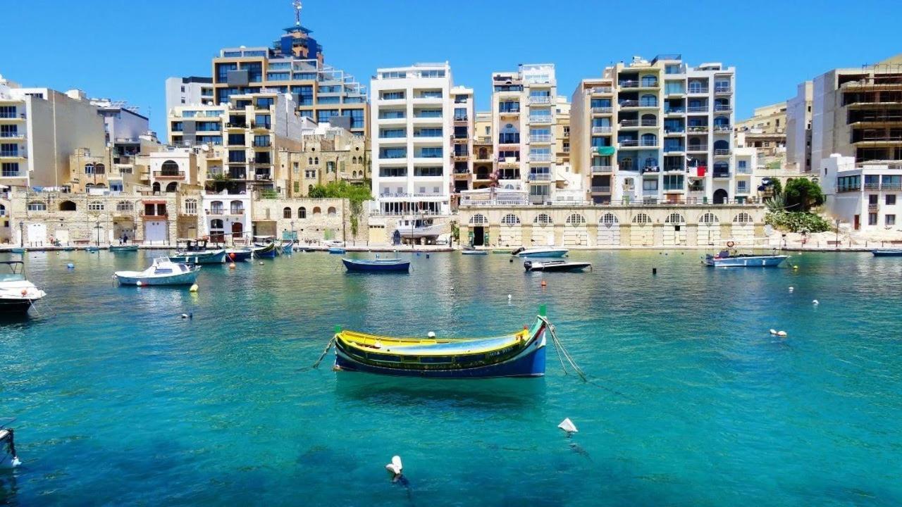 Modern Apartment Steps To St George'S Bay San Ġiljan Buitenkant foto